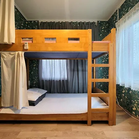 Greenday Guesthouse-2